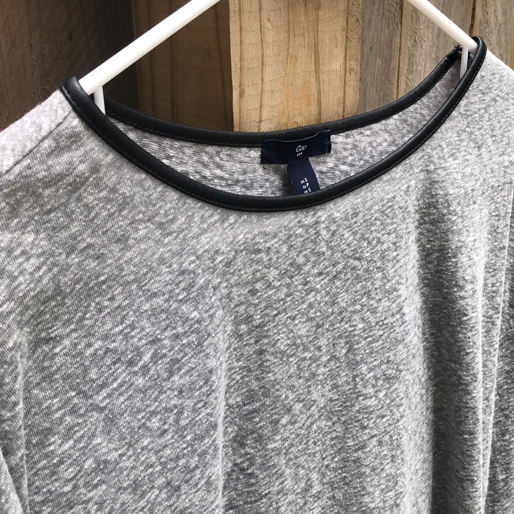 GAP Long Sleeve Tee